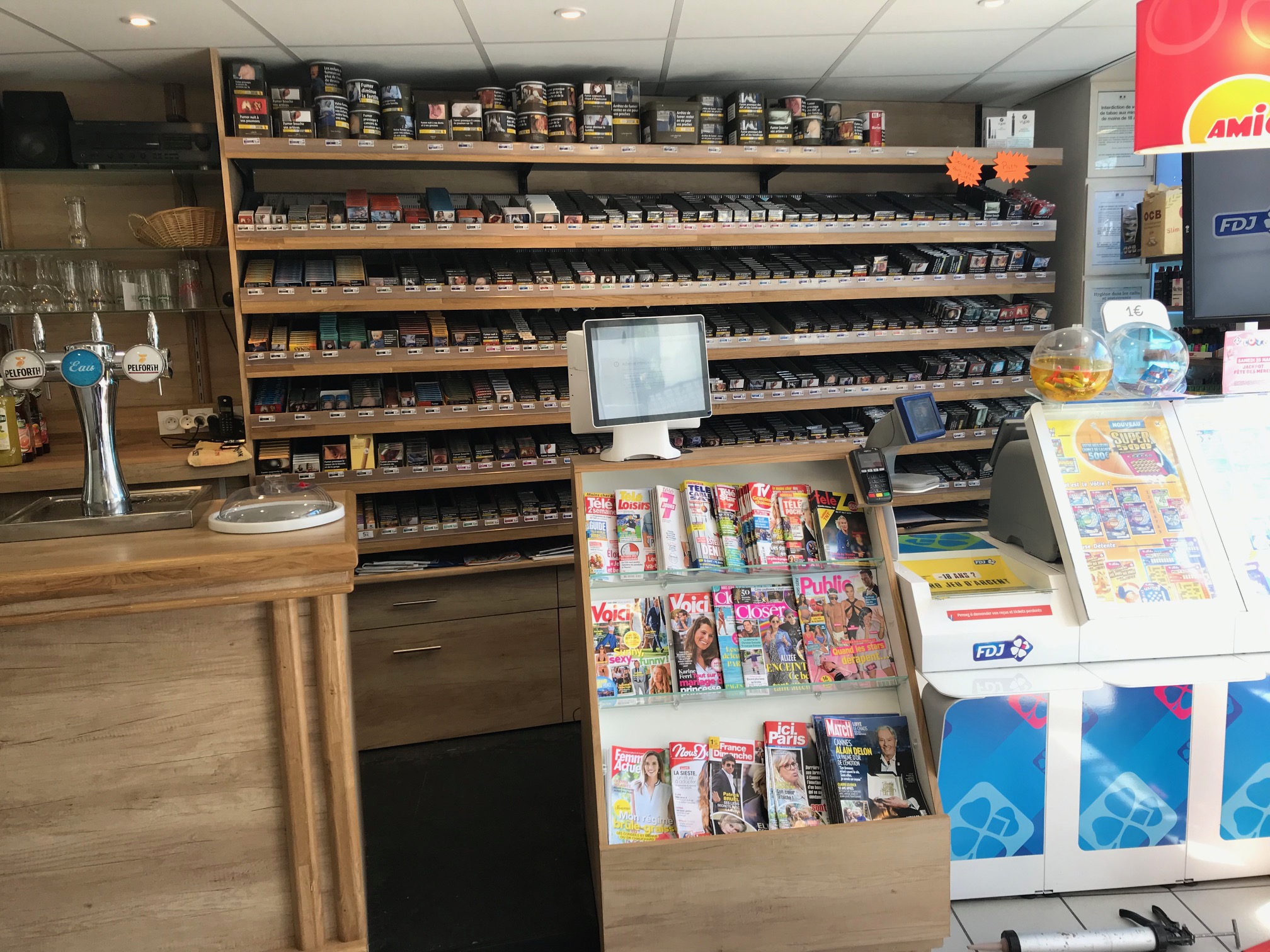Travaux de rénovation et d'aménagement intérieur d’un bar tabac presse à Royan
