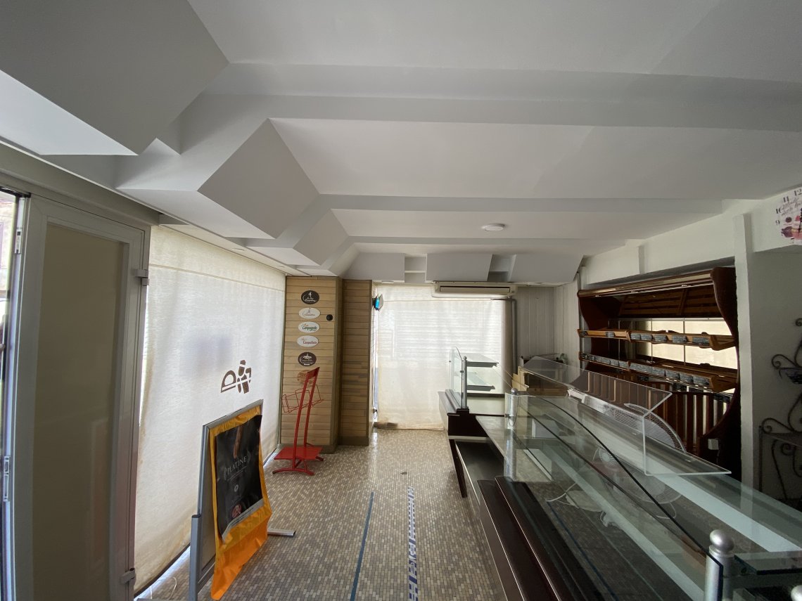 Travaux de peinture intérieure et extérieure d’une boulangerie à Sainte Foy la Grande (33).