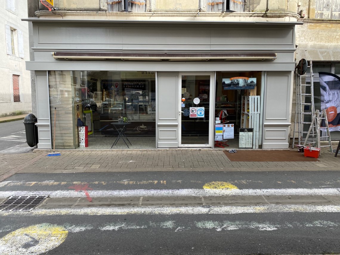 Travaux de peinture intérieure et extérieure d’une boulangerie à Sainte Foy la Grande (33).